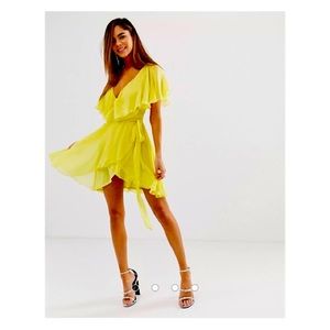 Flirty dress perfect for spring. New with tags.